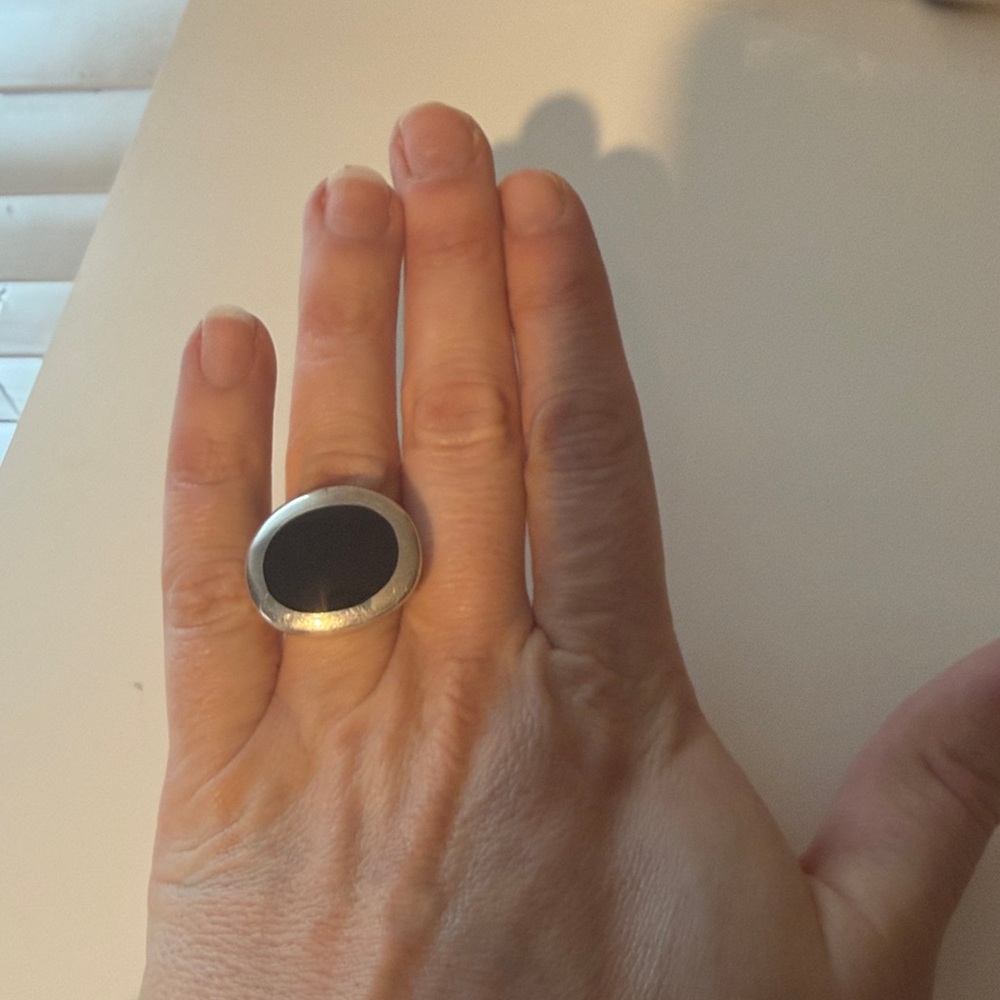Sterling Silver Ring with Black Onyx Oval Center - Picture 4 of 4
